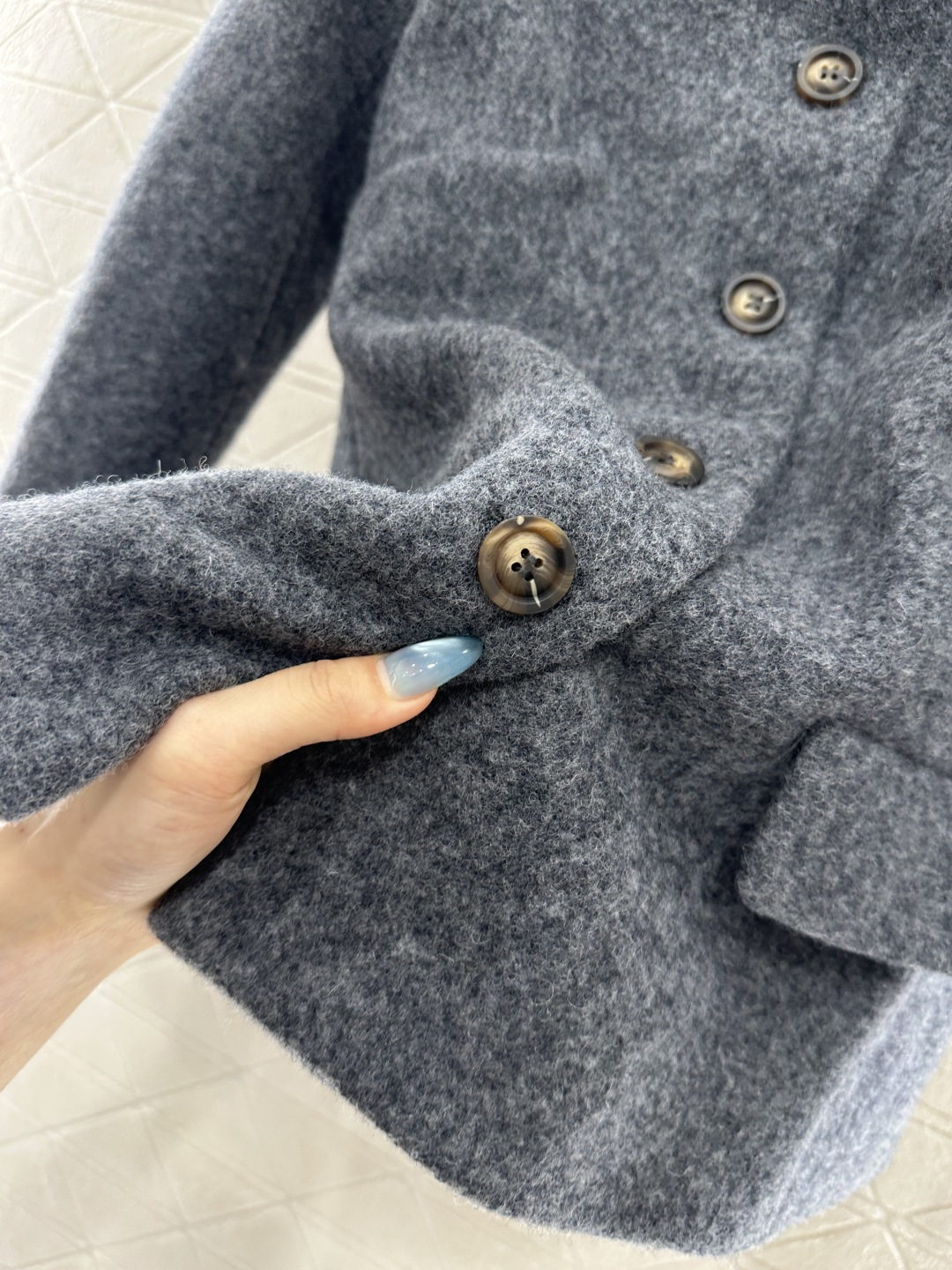 ♥Miumi*♥2025新品上架 圆领羊毛粗呢外套短裙套装定制YB进口羊毛呢材质，质感还原，肌理感明显，