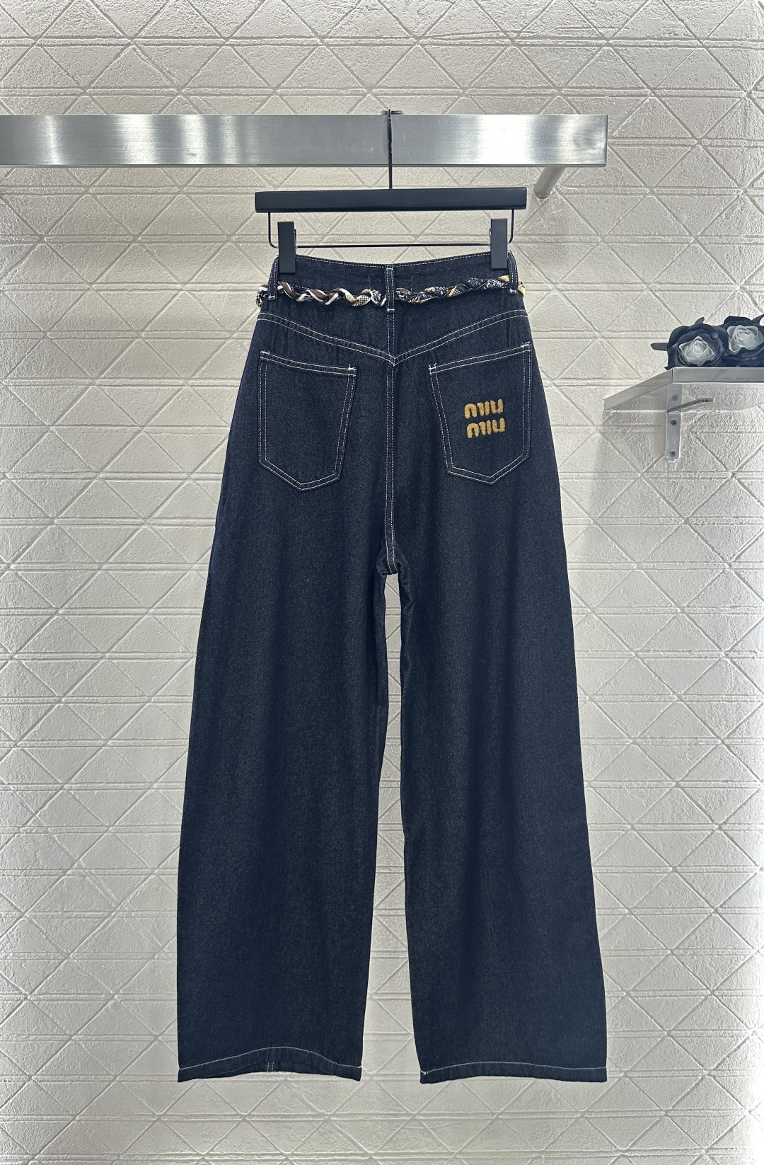 ♥Miumi*♥2025新品上架 牛仔丝巾直筒长裤定制YB斜纹棉牛仔材质，透气性佳，柔软亲肤，高腰阔腿直