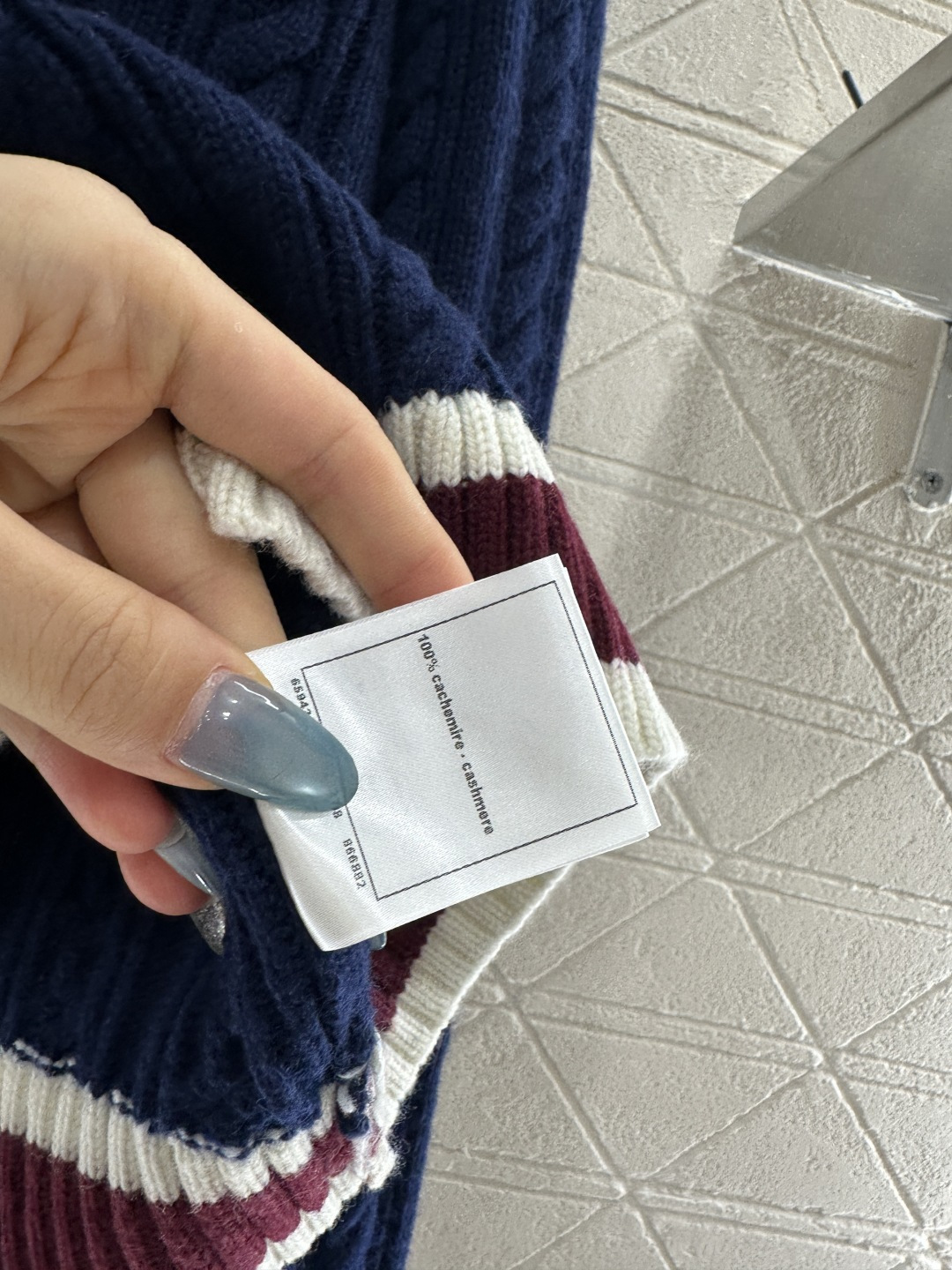 ♥Chane*♥2025新品上架 圆领麻花撞色针织套头毛衣定制YB羊绒纱线织造，质感光泽，柔软亲肤，圆领