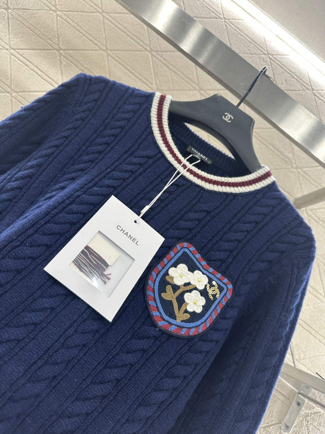 ♥Chane*♥2025新品上架 圆领麻花撞色针织套头毛衣定制YB羊绒纱线织造，质感光泽，柔软亲肤，圆领