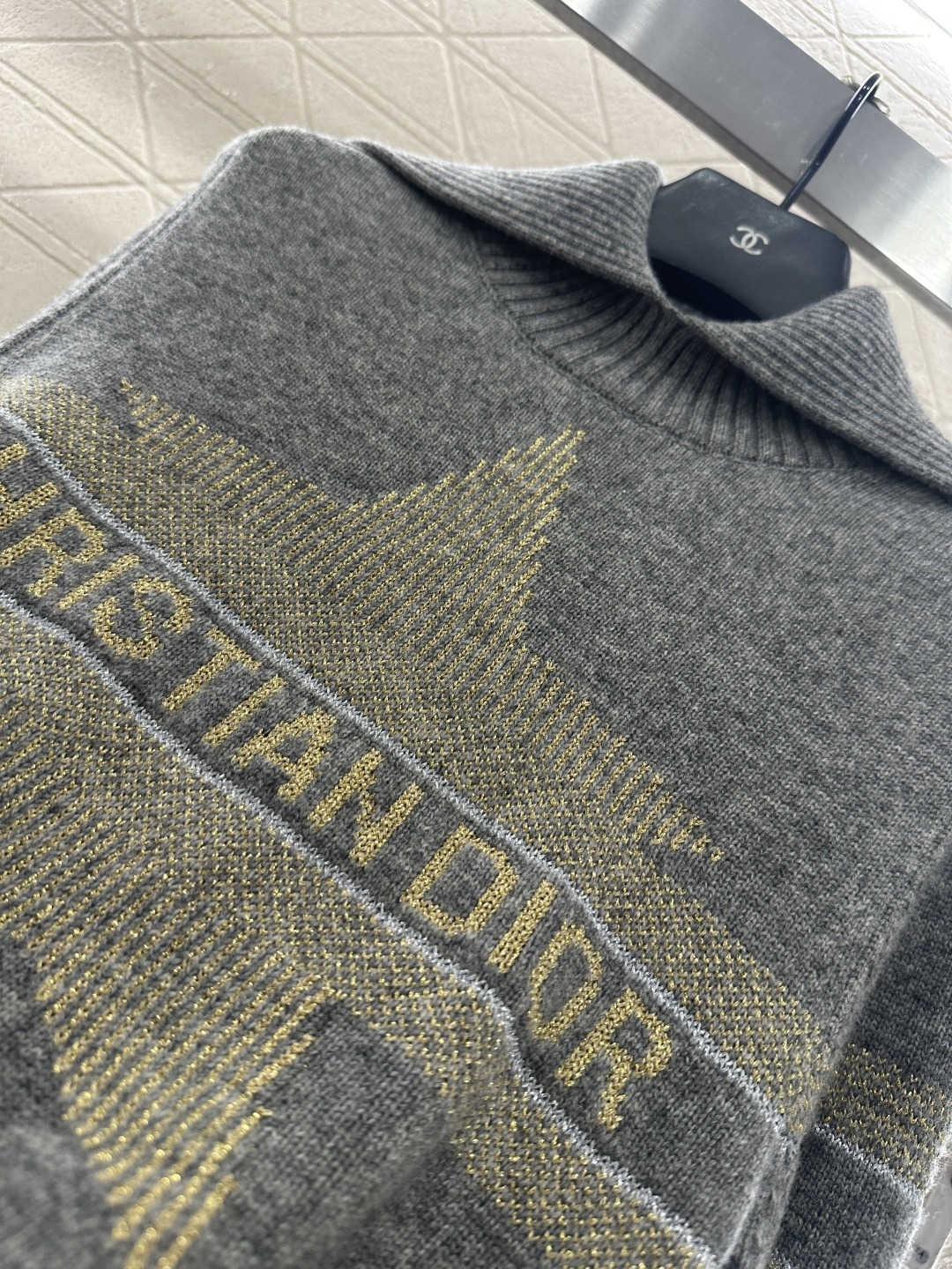 ♥Dio*♥2025新品上架 翻领针织套头毛衣定制YB羊绒羊毛纱线织造，质感高级，舒适柔软，大翻领长袖毛