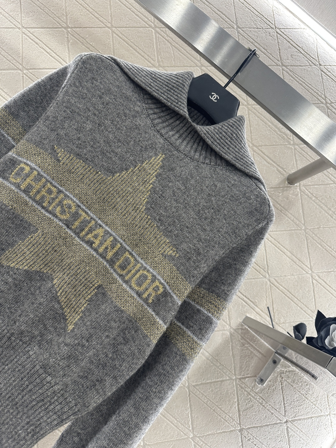 ♥Dio*♥2025新品上架 翻领针织套头毛衣定制YB羊绒羊毛纱线织造，质感高级，舒适柔软，大翻领长袖毛