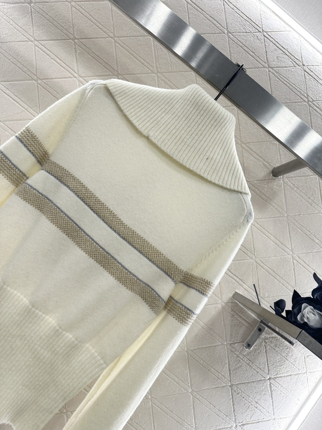 ♥Dio*♥2025新品上架 翻领针织套头毛衣定制YB羊绒羊毛纱线织造，质感高级，舒适柔软，大翻领长袖毛