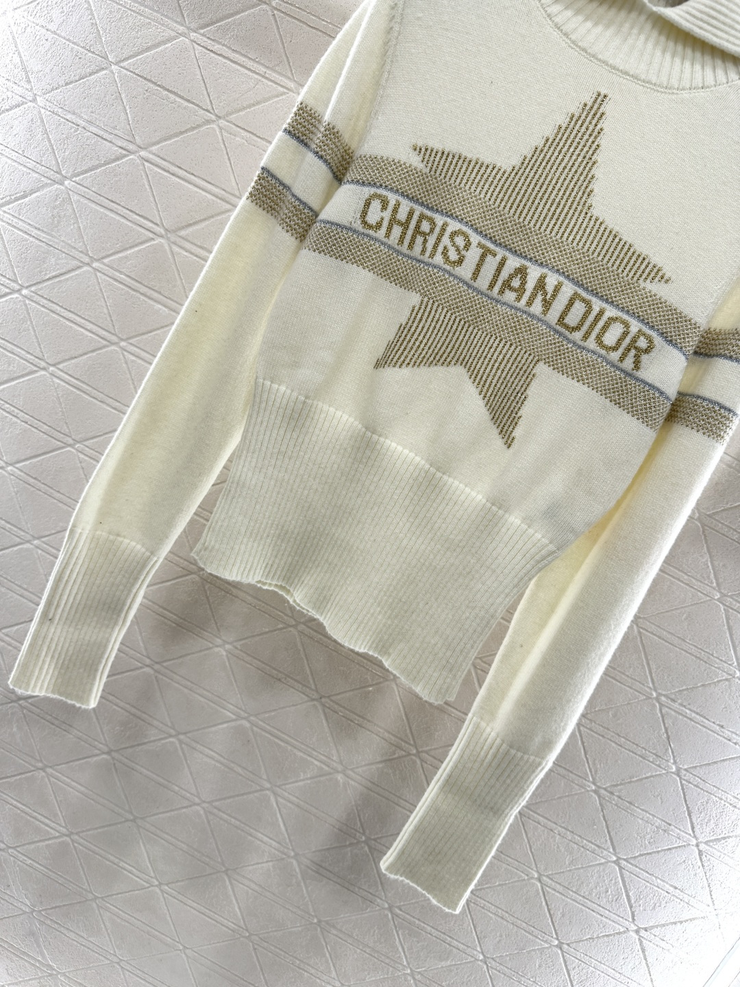 ♥Dio*♥2025新品上架 翻领针织套头毛衣定制YB羊绒羊毛纱线织造，质感高级，舒适柔软，大翻领长袖毛