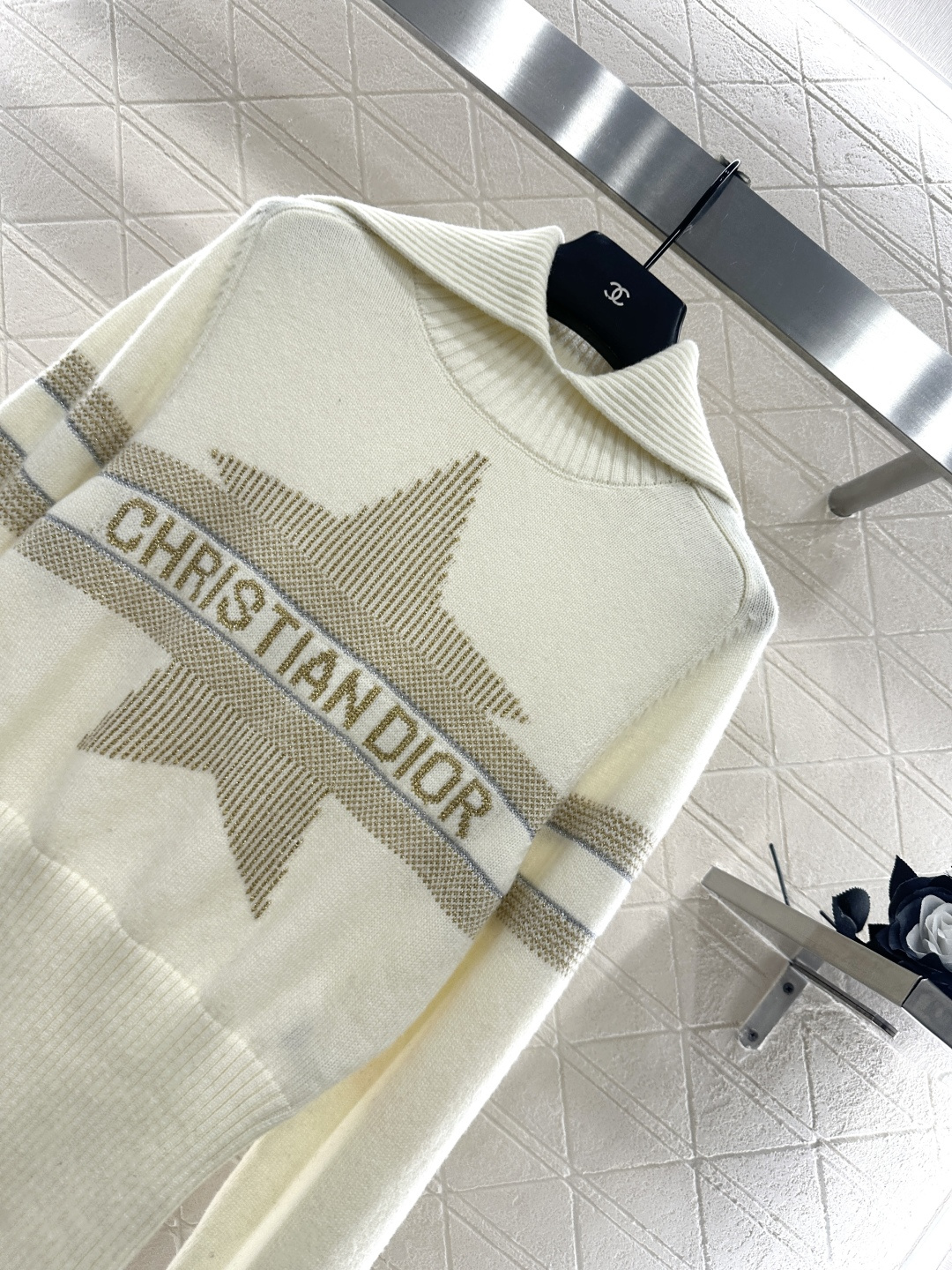 ♥Dio*♥2025新品上架 翻领针织套头毛衣定制YB羊绒羊毛纱线织造，质感高级，舒适柔软，大翻领长袖毛