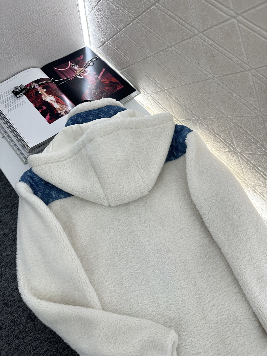 ♥Louis vuitto*♥2025新品上架 连帽泰迪羊羔外套定制YB泰迪羊羔绒➕提花牛仔材质，毛量充