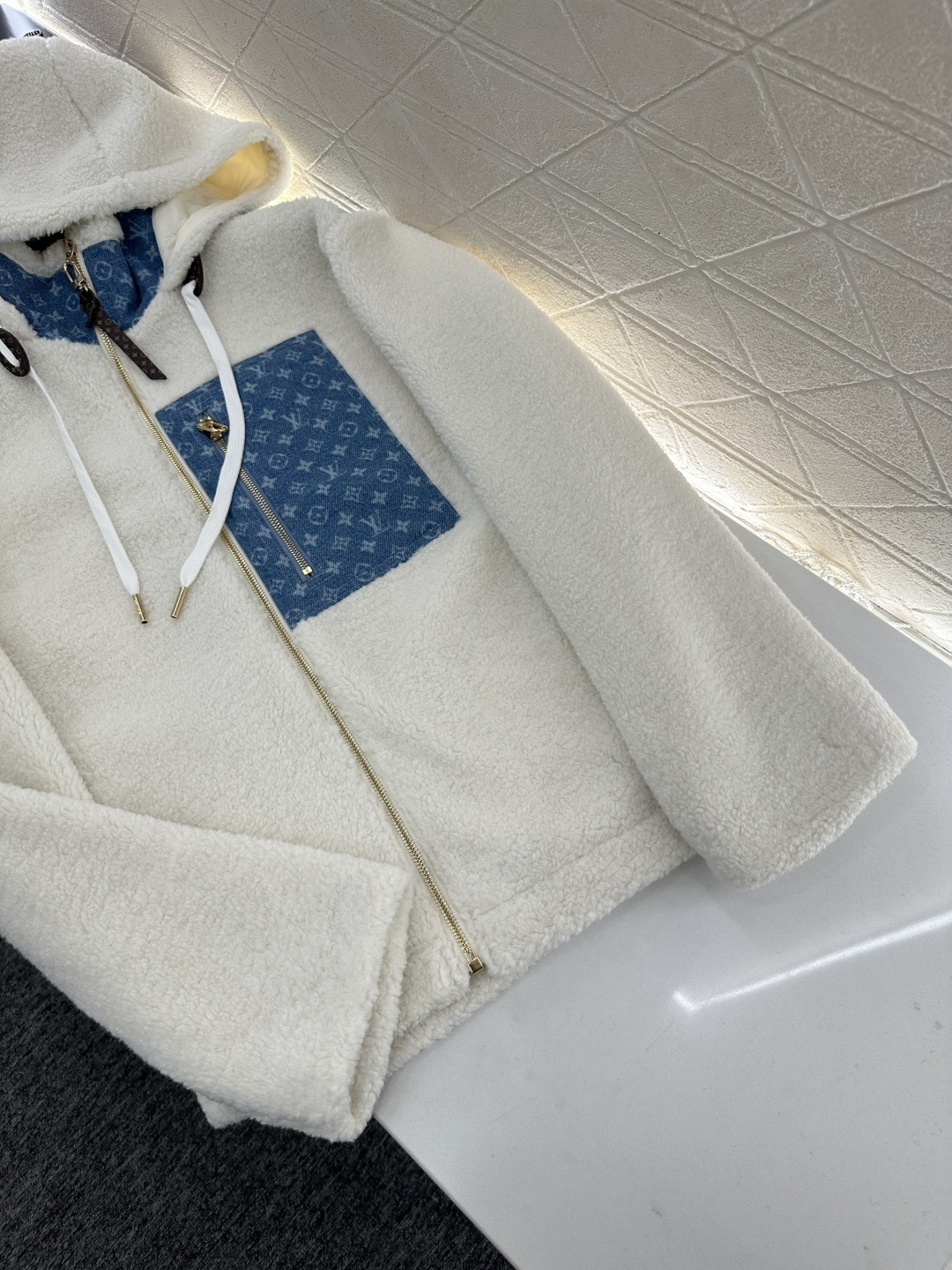 ♥Louis vuitto*♥2025新品上架 连帽泰迪羊羔外套定制YB泰迪羊羔绒➕提花牛仔材质，毛量充