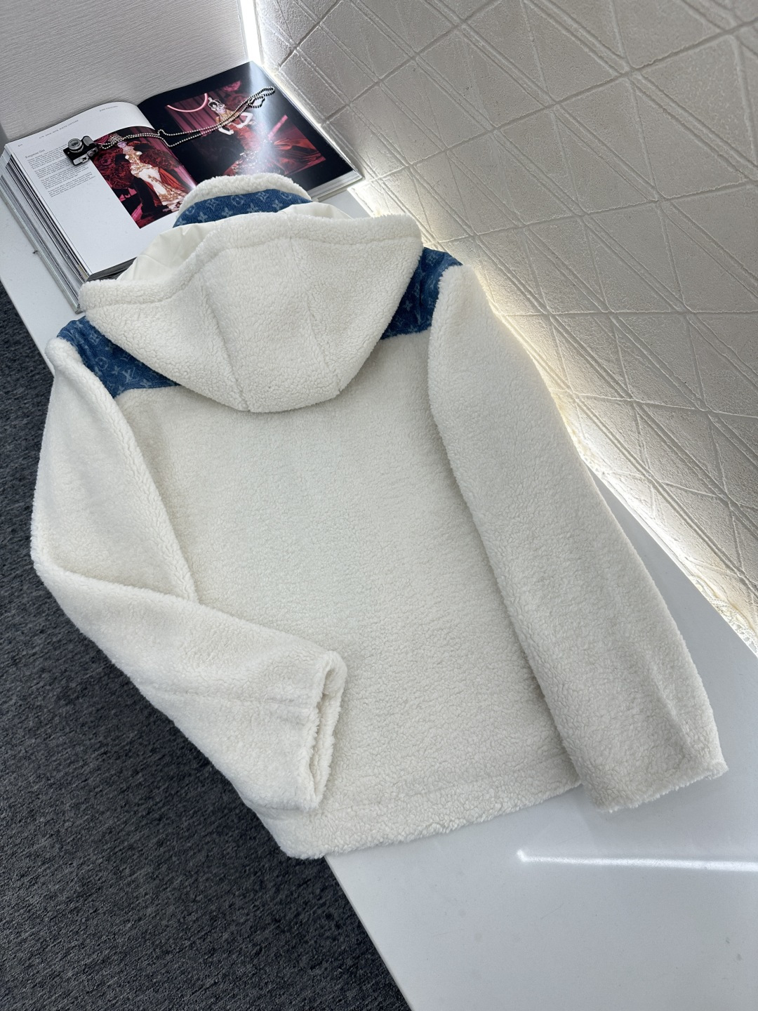 ♥Louis vuitto*♥2025新品上架 连帽泰迪羊羔外套定制YB泰迪羊羔绒➕提花牛仔材质，毛量充