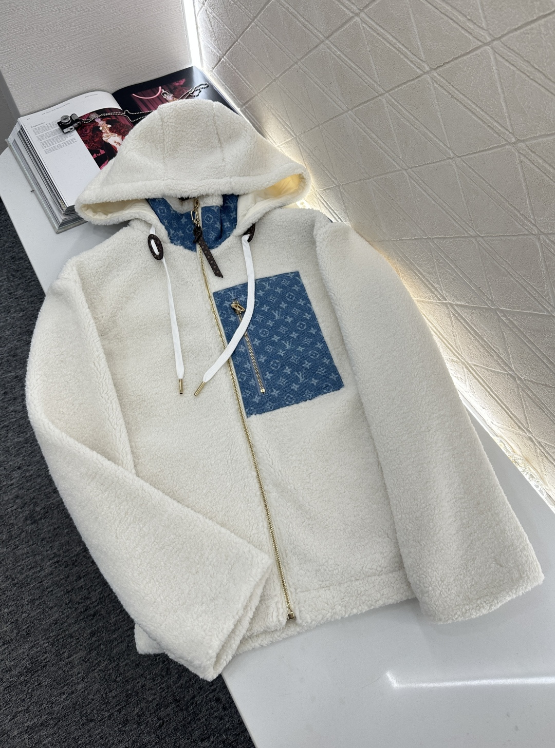 ♥Louis vuitto*♥2025新品上架 连帽泰迪羊羔外套定制YB泰迪羊羔绒➕提花牛仔材质，毛量充