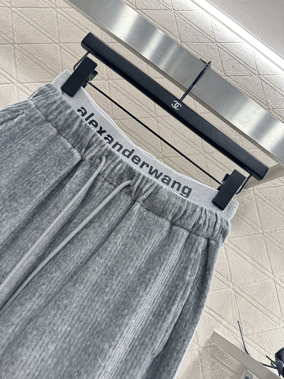 ♥Alexander wan*♥2025新品上架 高腰抽绳阔腿弯刀长裤定制YB进口灯芯绒材质，面料柔软舒