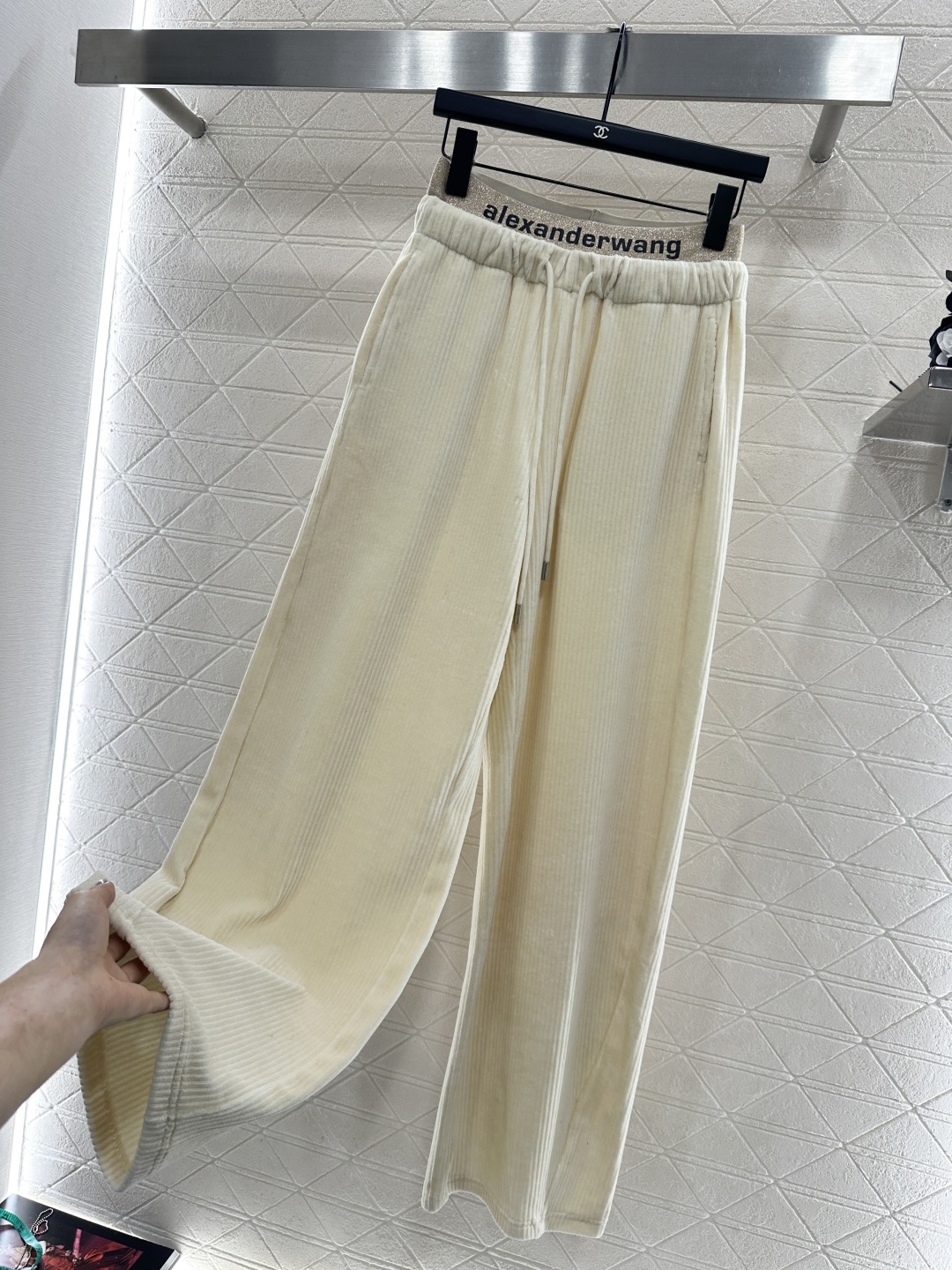 ♥Alexander wan*♥2025新品上架 高腰抽绳阔腿弯刀长裤定制YB进口灯芯绒材质，面料柔软舒