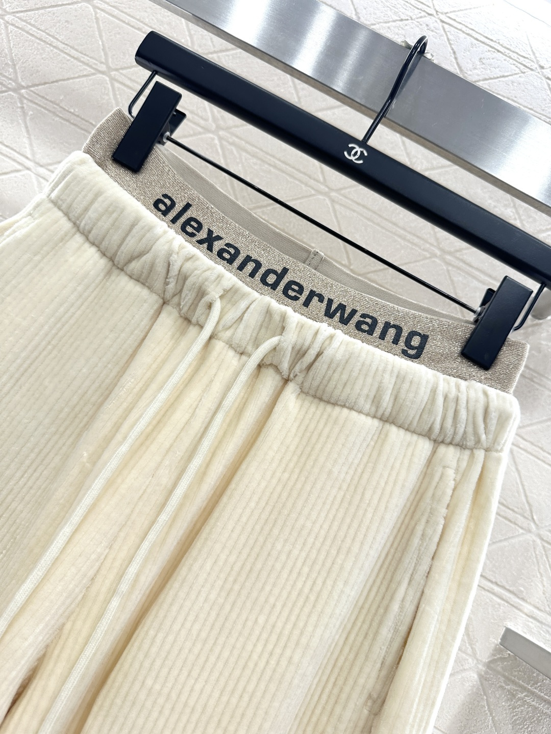 ♥Alexander wan*♥2025新品上架 高腰抽绳阔腿弯刀长裤定制YB进口灯芯绒材质，面料柔软舒