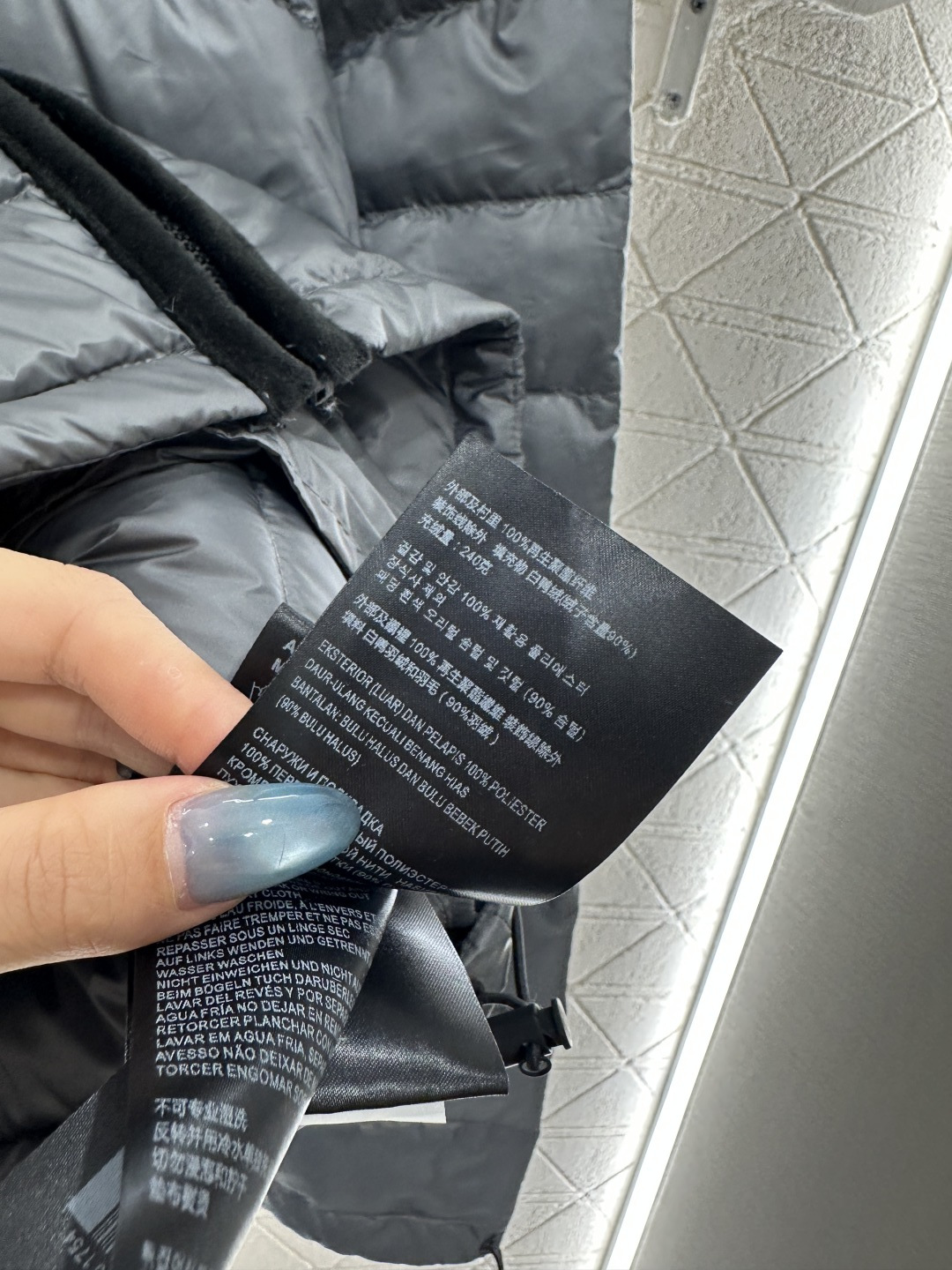 ♥Miumi*♥2025新品上架 立领拉链羽绒服定制YB进口防水环保再生尼龙材质，其工艺还原，升级材质，