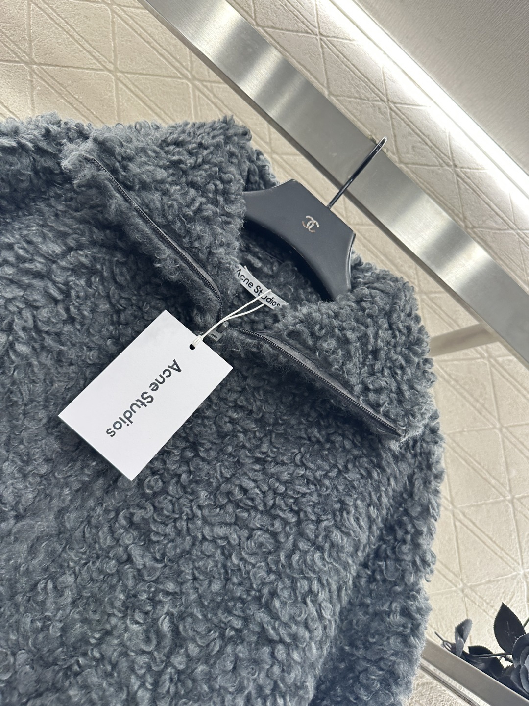 ♥Acne studio♥2025新品上架 泰迪毛绒拉链外套通体饰以泰迪毛绒材质，质感柔软舒适，时髦洋气