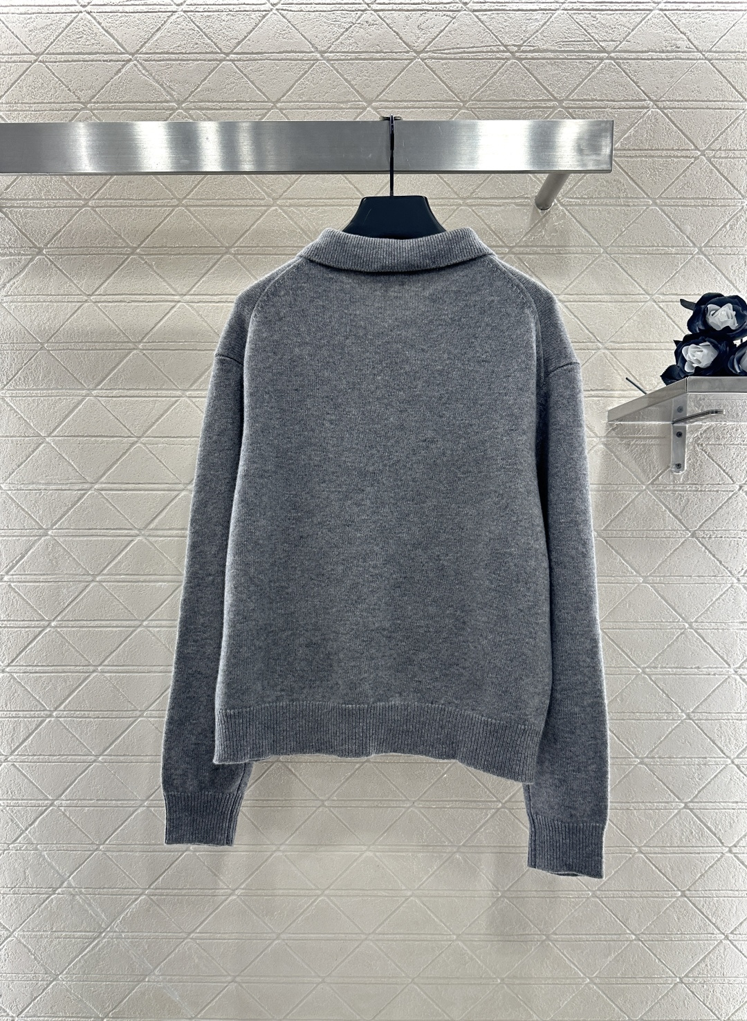 ♥Miumi*♥2025新品上架 翻领针织开衫定制YB羊绒羊毛纱线织造，细腻柔软，弹力十足 ，精致翻领拉