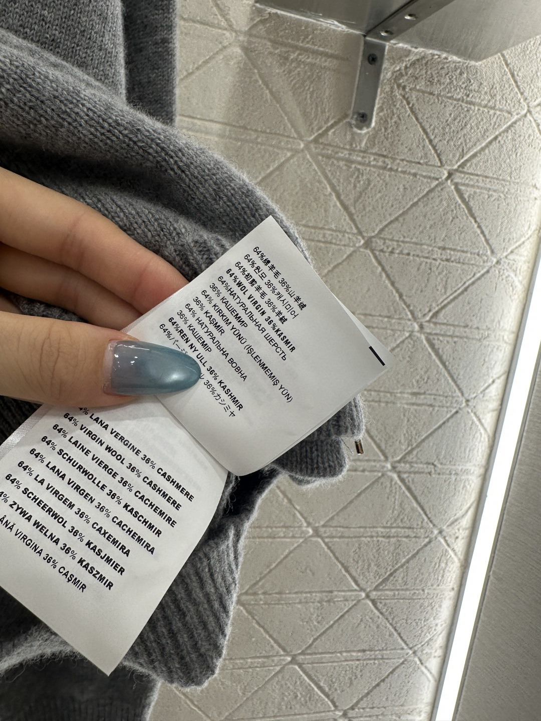 ♥Miumi*♥2025新品上架 翻领针织开衫定制YB羊绒羊毛纱线织造，细腻柔软，弹力十足 ，精致翻领拉