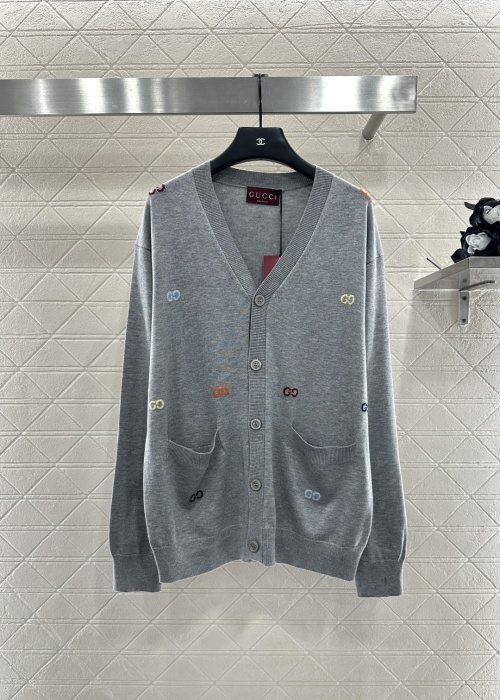 Gucci Women's Gray Wool Jacquard Logo V-Neck Knit Cardigan Sweater 1 Gucci Women's Gray Wool Jacquard Logo V-Neck Knit Cardigan Sweater