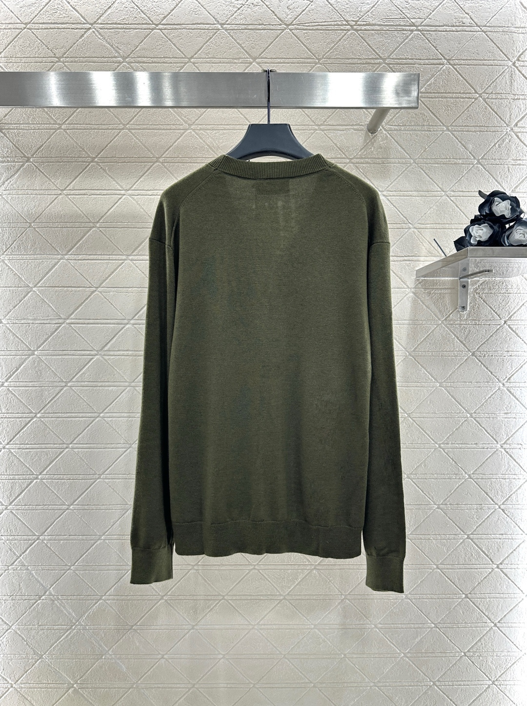 ♥Gucc*♥2025新品上架廓形提花字母口袋针织开衫定制YB羊毛纱线织造，质感高级，舒适柔软，V领针织