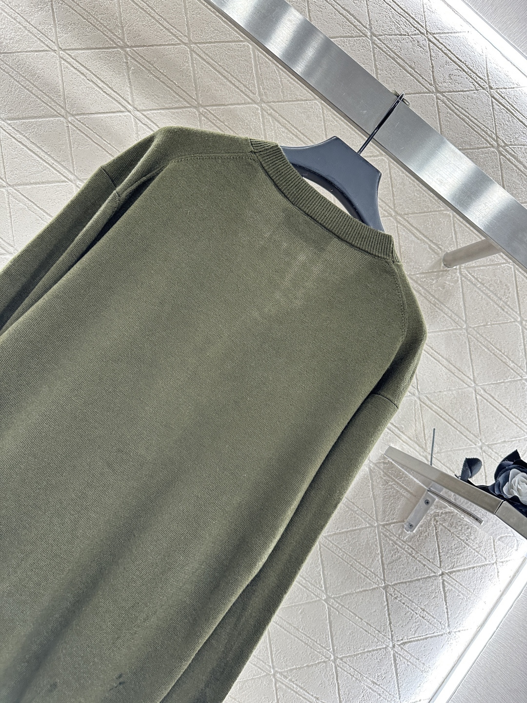 ♥Gucc*♥2025新品上架廓形提花字母口袋针织开衫定制YB羊毛纱线织造，质感高级，舒适柔软，V领针织