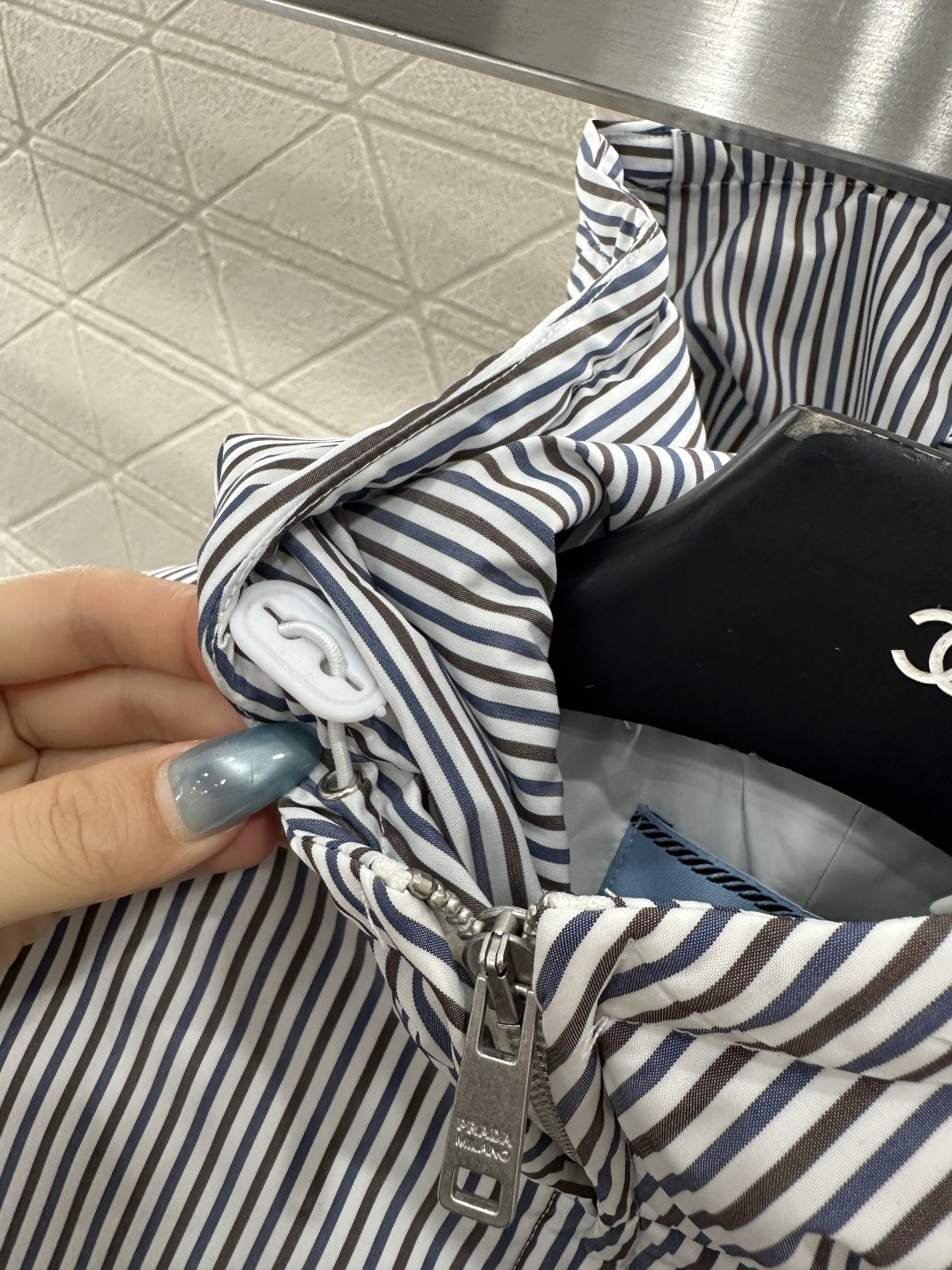 ♥Prad*♥2025新品上架 连帽条纹棉服外套定制YB防风防水尼龙材质，连帽拉链外套版型，成衣内里衔棉