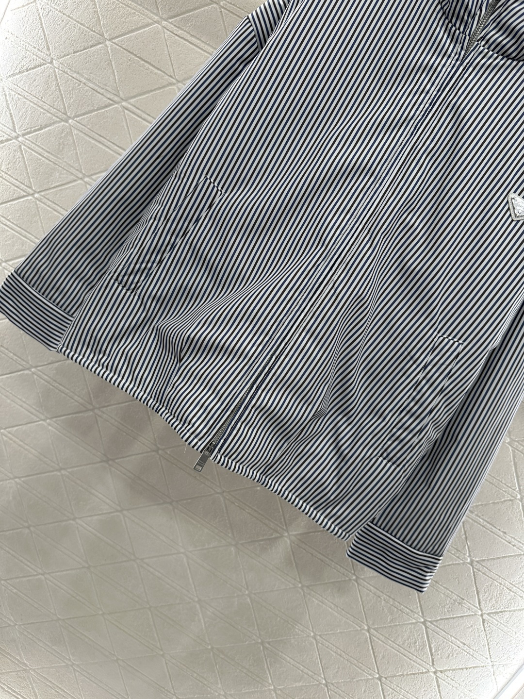 ♥Prad*♥2025新品上架 连帽条纹棉服外套定制YB防风防水尼龙材质，连帽拉链外套版型，成衣内里衔棉