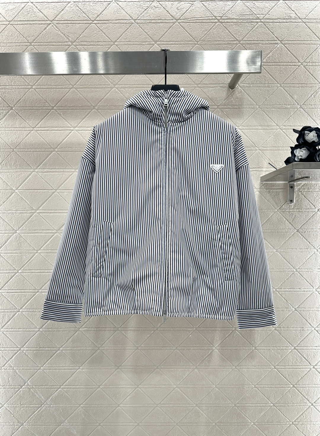 ♥Prad*♥2025新品上架 连帽条纹棉服外套定制YB防风防水尼龙材质，连帽拉链外套版型，成衣内里衔棉