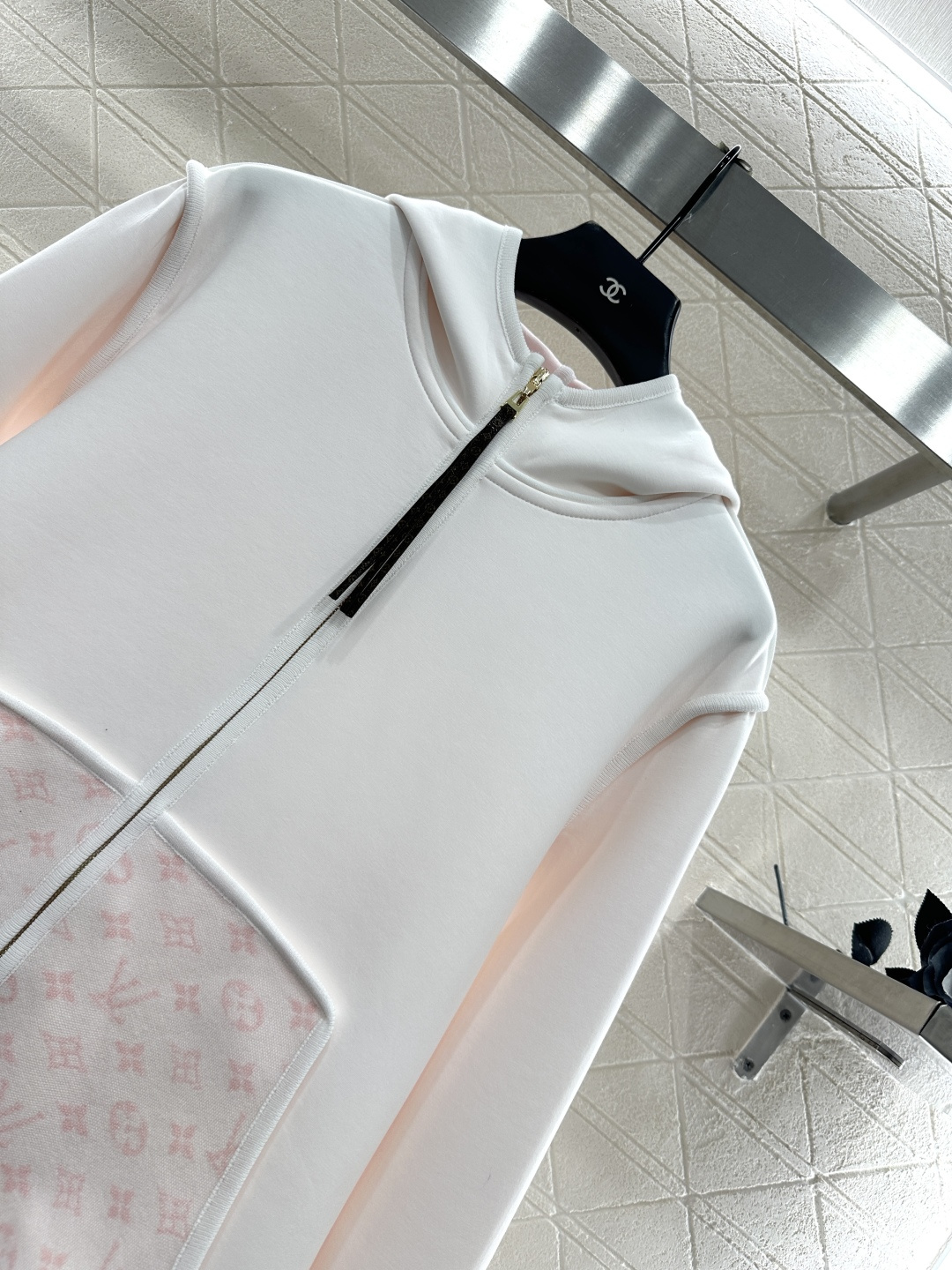 ♥Louis vuitto*♥2025新品上架 连帽提花外套长裤套装定制YB进口棉纶混纺材质，复合工艺处