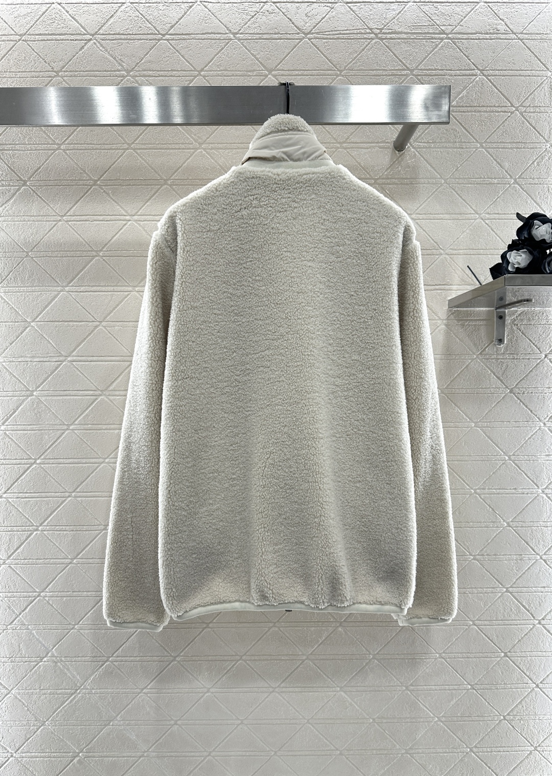 Moncler Teddy Fleece Jacket, Soft & Stylish, Perfect for Fall & Winter 2 cmp i1759408820742 4327 0 8