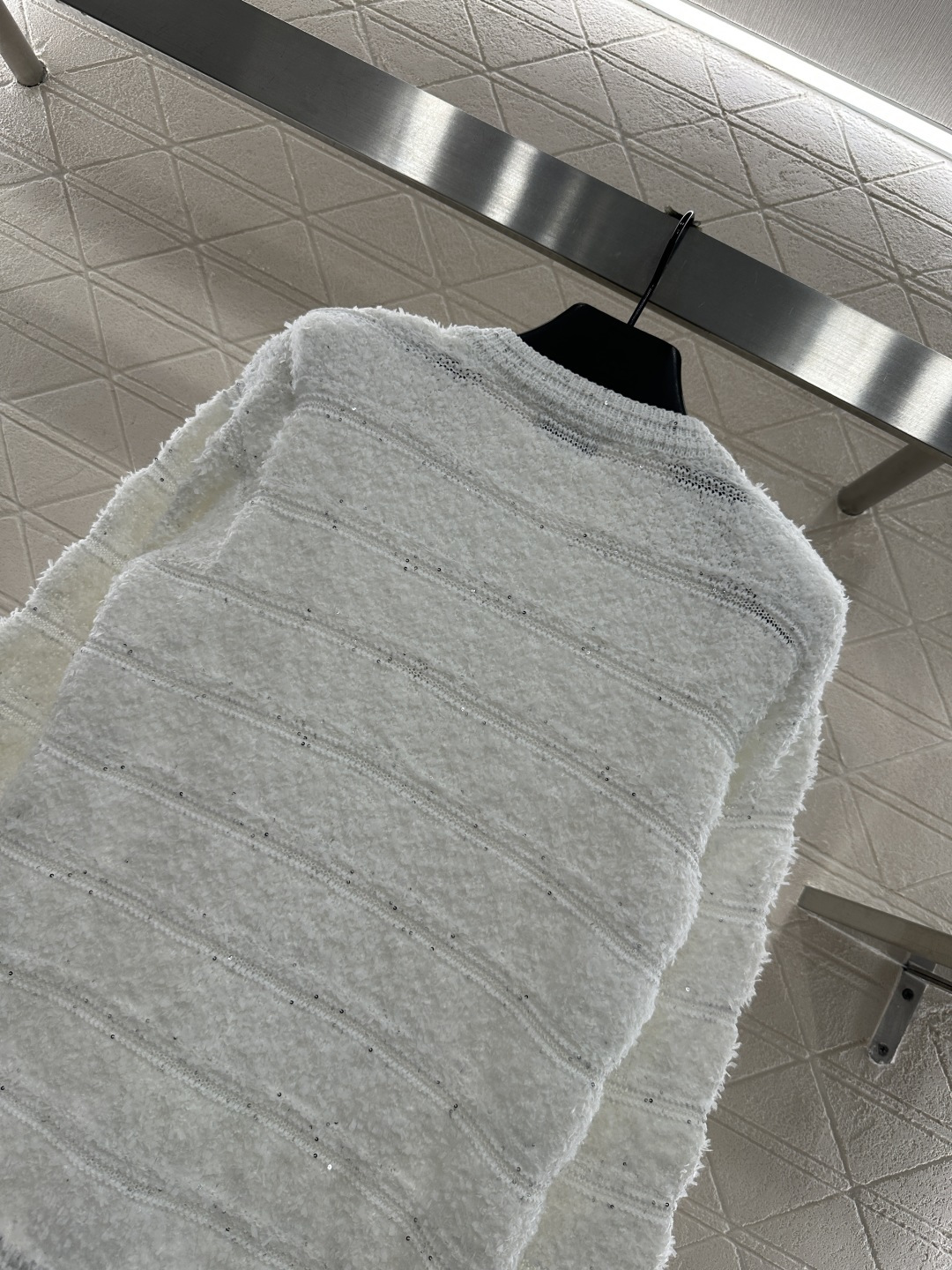 ♥Chane*♥2025新品上架 圆领亮片针织开衫定制YB羊毛纱线织造，柔软细腻，质感舒适，圆领开衫剪裁