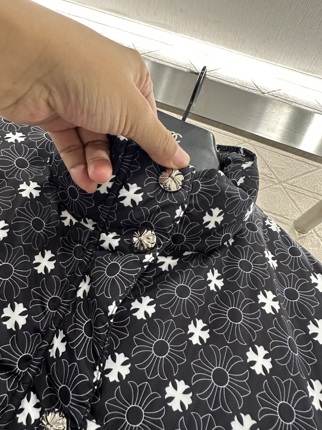 ♥Chrome heart*♥2025新品上架 十字架印花棉服定制YB防风防水尼龙材质，羽绒棉填充内里，