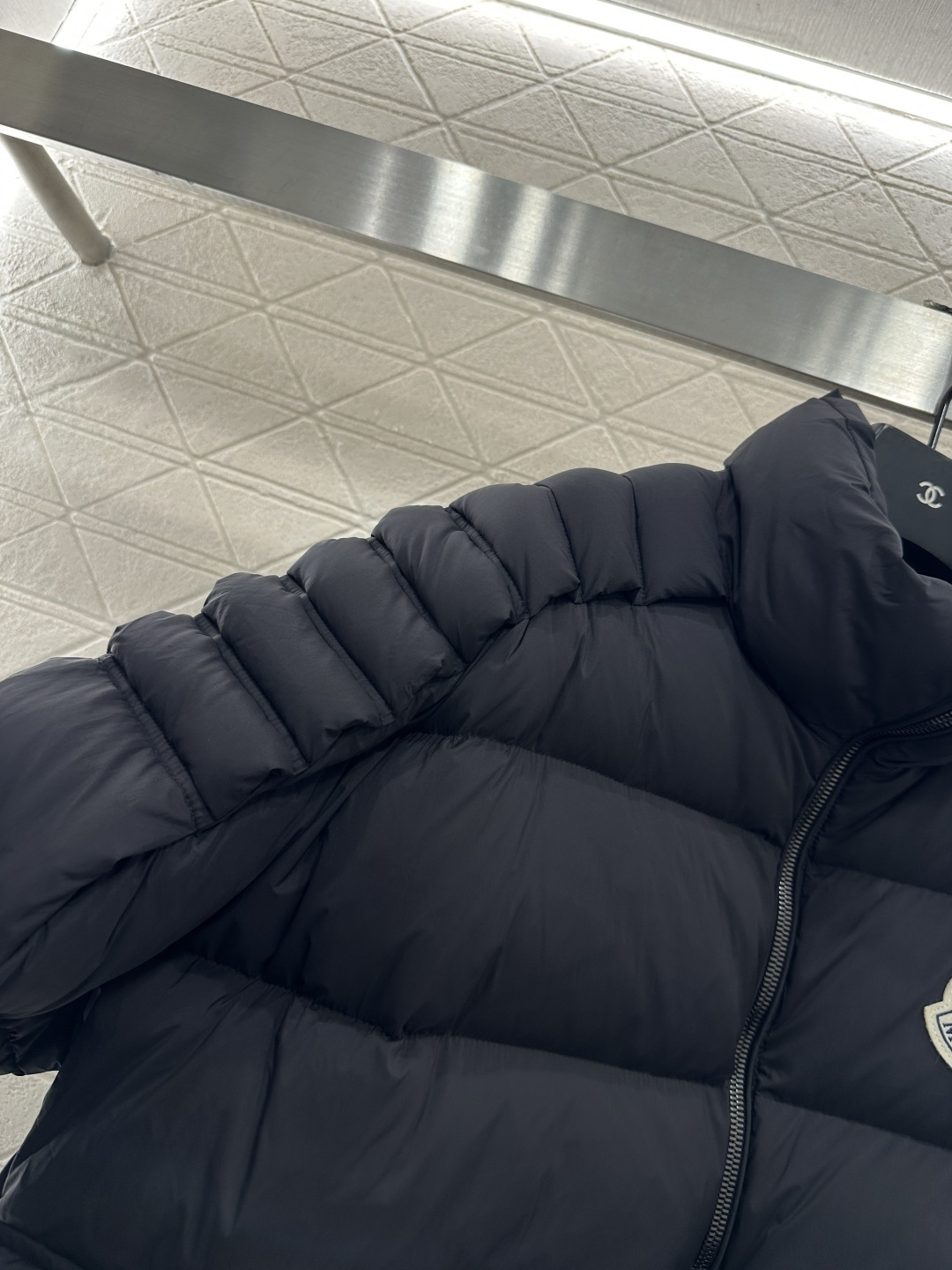 ♥Moncle*♥2025新品上架 长方压纹立领羽绒服定制YB进口再生尼龙材质，白鹅绒填充内里，整件轻盈