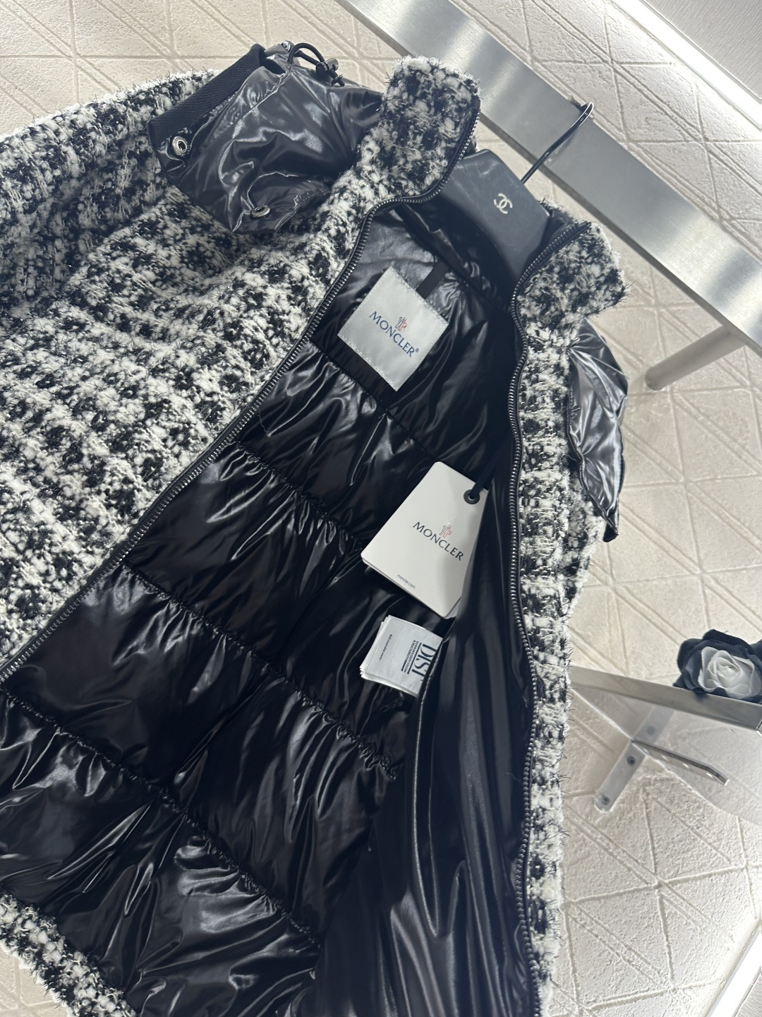 ♥Moncle*♥2025新品上架 可拆卸连帽毛呢羽绒服定制YB进口羊毛毛呢材质，其工艺还原，升级材质，