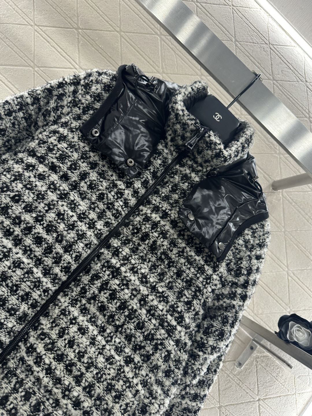 ♥Moncle*♥2025新品上架 可拆卸连帽毛呢羽绒服定制YB进口羊毛毛呢材质，其工艺还原，升级材质，