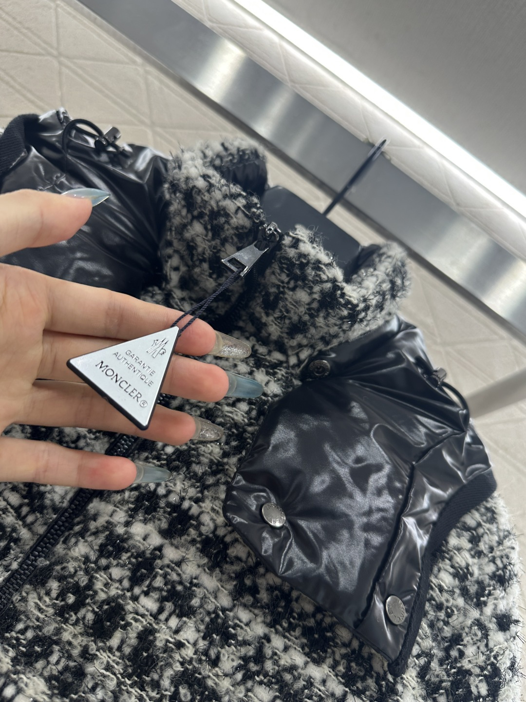 ♥Moncle*♥2025新品上架 可拆卸连帽毛呢羽绒服定制YB进口羊毛毛呢材质，其工艺还原，升级材质，