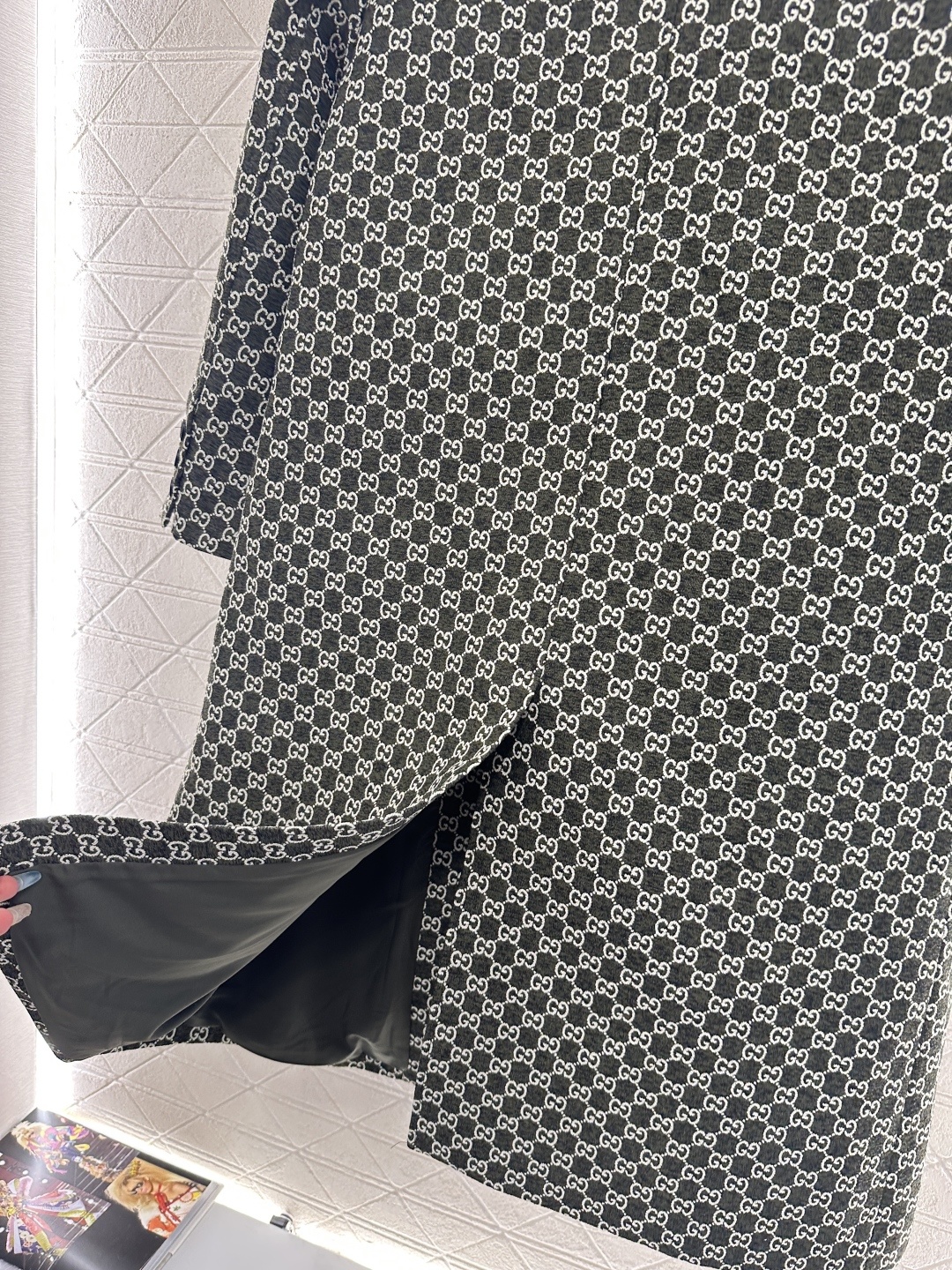 ♥Gucc*♥2025新品上架 翻领提花长款大衣外套定制YB进口羊毛提花材质,成衣质感品相绝佳,长款翻领