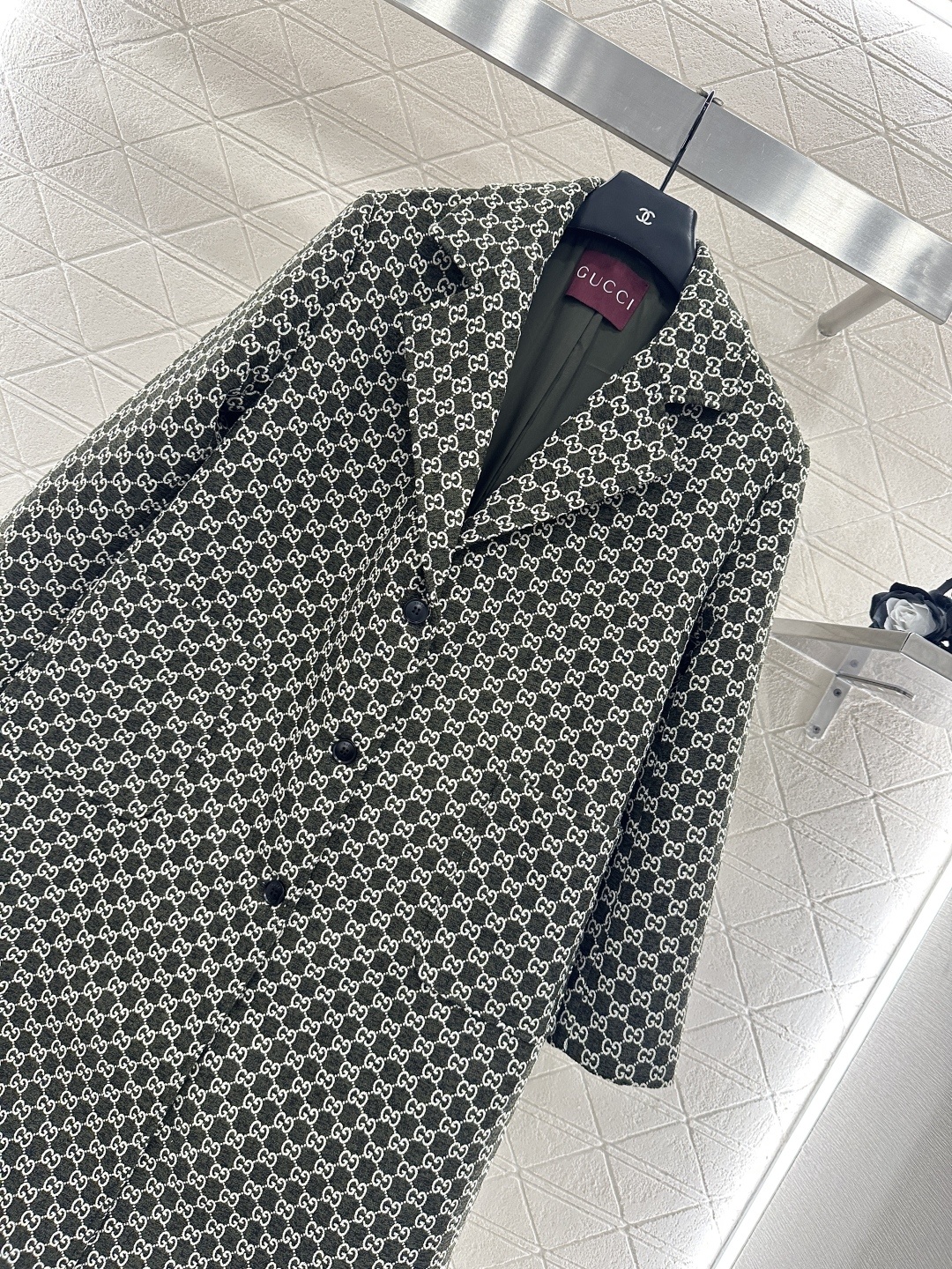 ♥Gucc*♥2025新品上架 翻领提花长款大衣外套定制YB进口羊毛提花材质,成衣质感品相绝佳,长款翻领