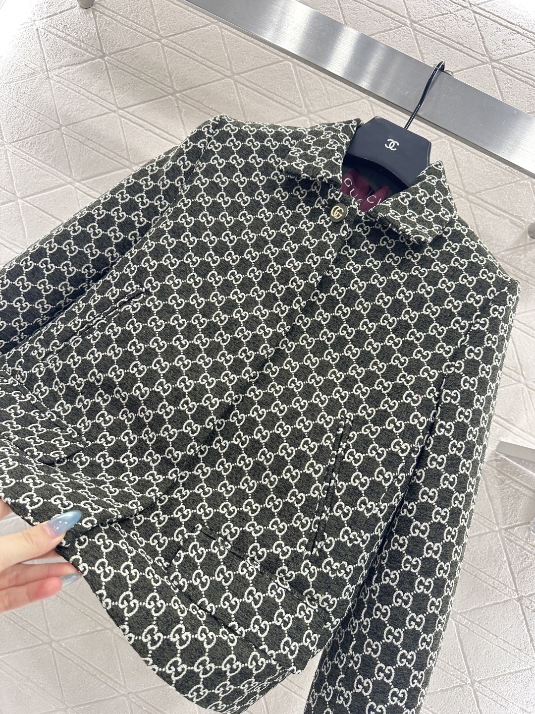 ♥Gucc*♥2025新品上架 翻领提花短款西装短裙套装定制YB进口羊毛提花材质,成衣质感品相绝佳,翻领