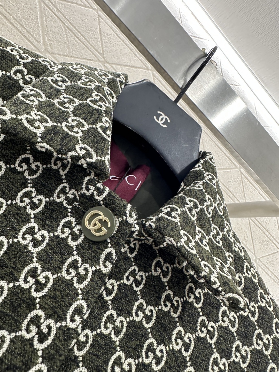 ♥Gucc*♥2025新品上架 翻领提花短款西装短裙套装定制YB进口羊毛提花材质,成衣质感品相绝佳,翻领