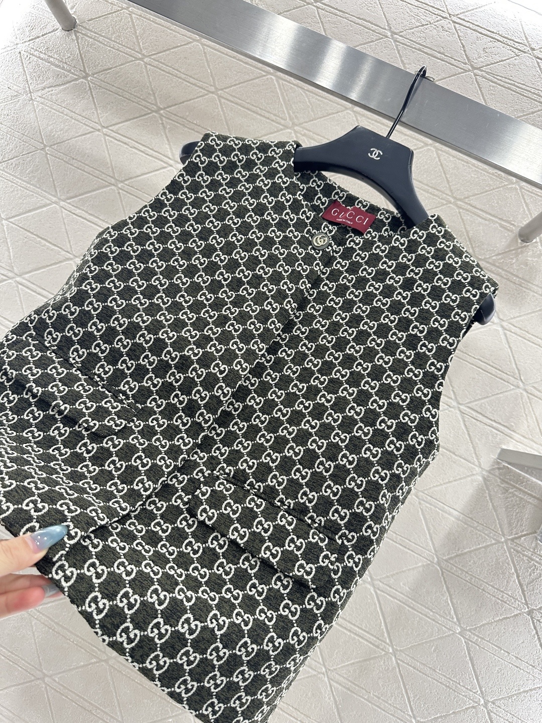 ♥Gucc*♥2025新品上架 圆领提花马甲短裙套装定制YB进口羊毛提花材质,成衣质感品相绝佳,马甲短裙