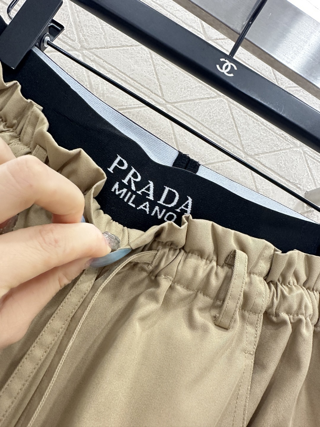 ♥Prad*♥2025新品上架 拼接撞色织带阔腿长裤定制YB斜纹全棉材质,质感光泽,垂顺舒适,阔腿抽绳工