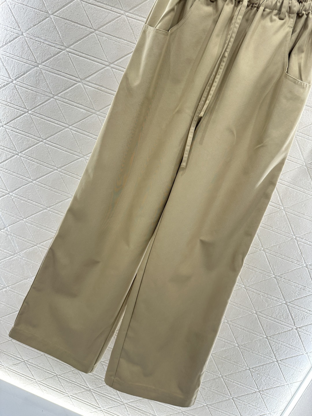 ♥Prad*♥2025新品上架 拼接撞色织带阔腿长裤定制YB斜纹全棉材质,质感光泽,垂顺舒适,阔腿抽绳工