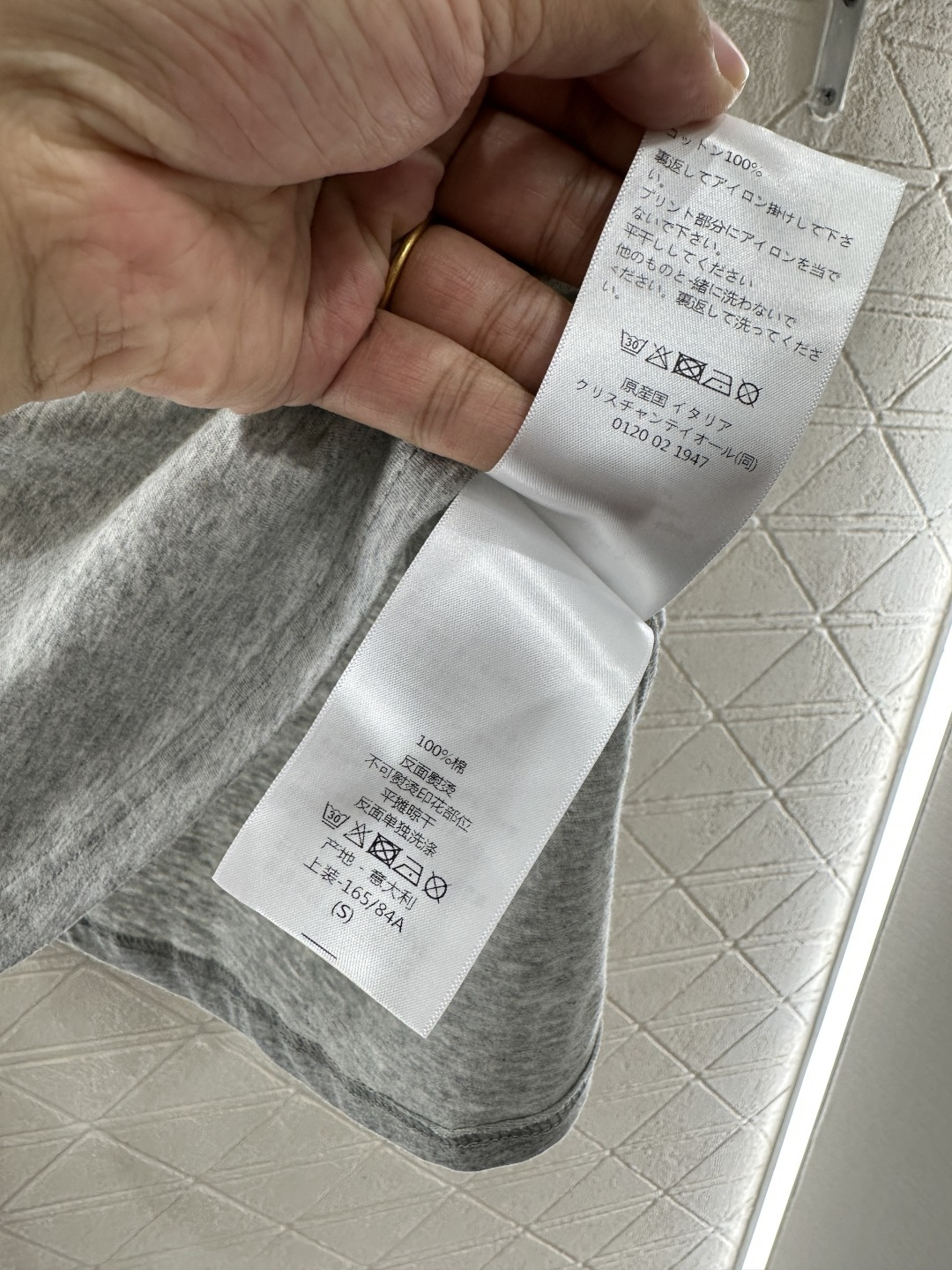 ♥Dio*♥2025新品上架 圆领印花做旧𝑇𝑒𝑒定制YB斜纹全棉材质，透气舒适，质感十足，常规短袖T恤裁