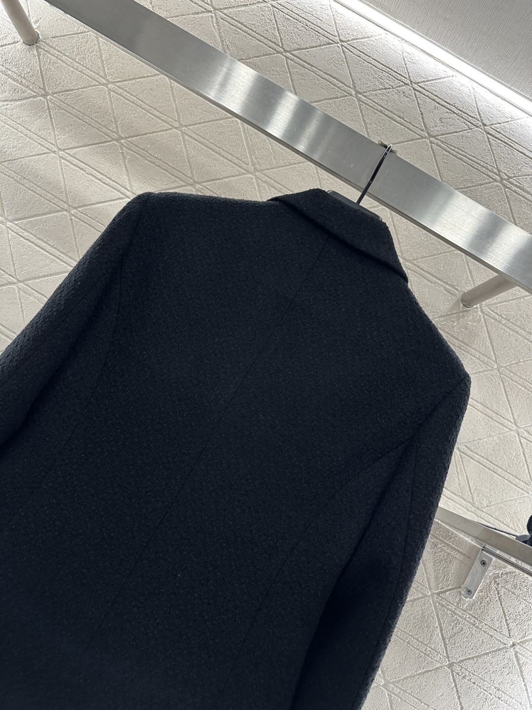 ♥Valentin*♥2025新品上架 镶嵌金标垫肩西装外套定制YB进口毛呢材质，肌理明显，挺括有型，正