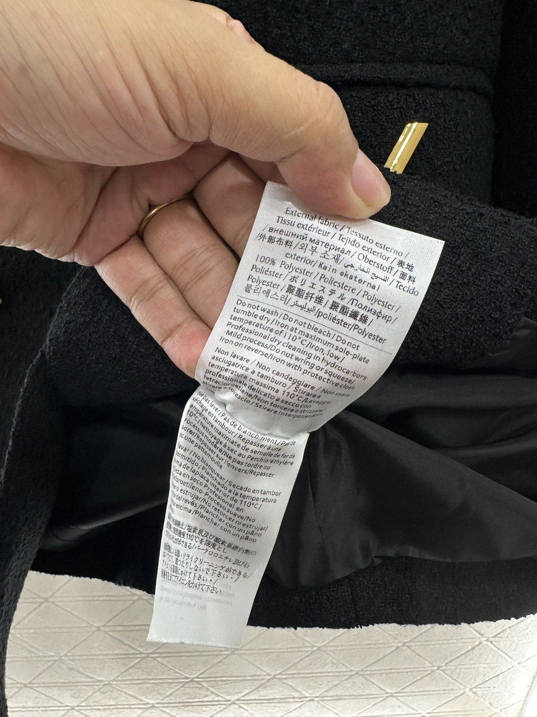 ♥Valentin*♥2025新品上架 镶嵌金标垫肩西装外套定制YB进口毛呢材质，肌理明显，挺括有型，正