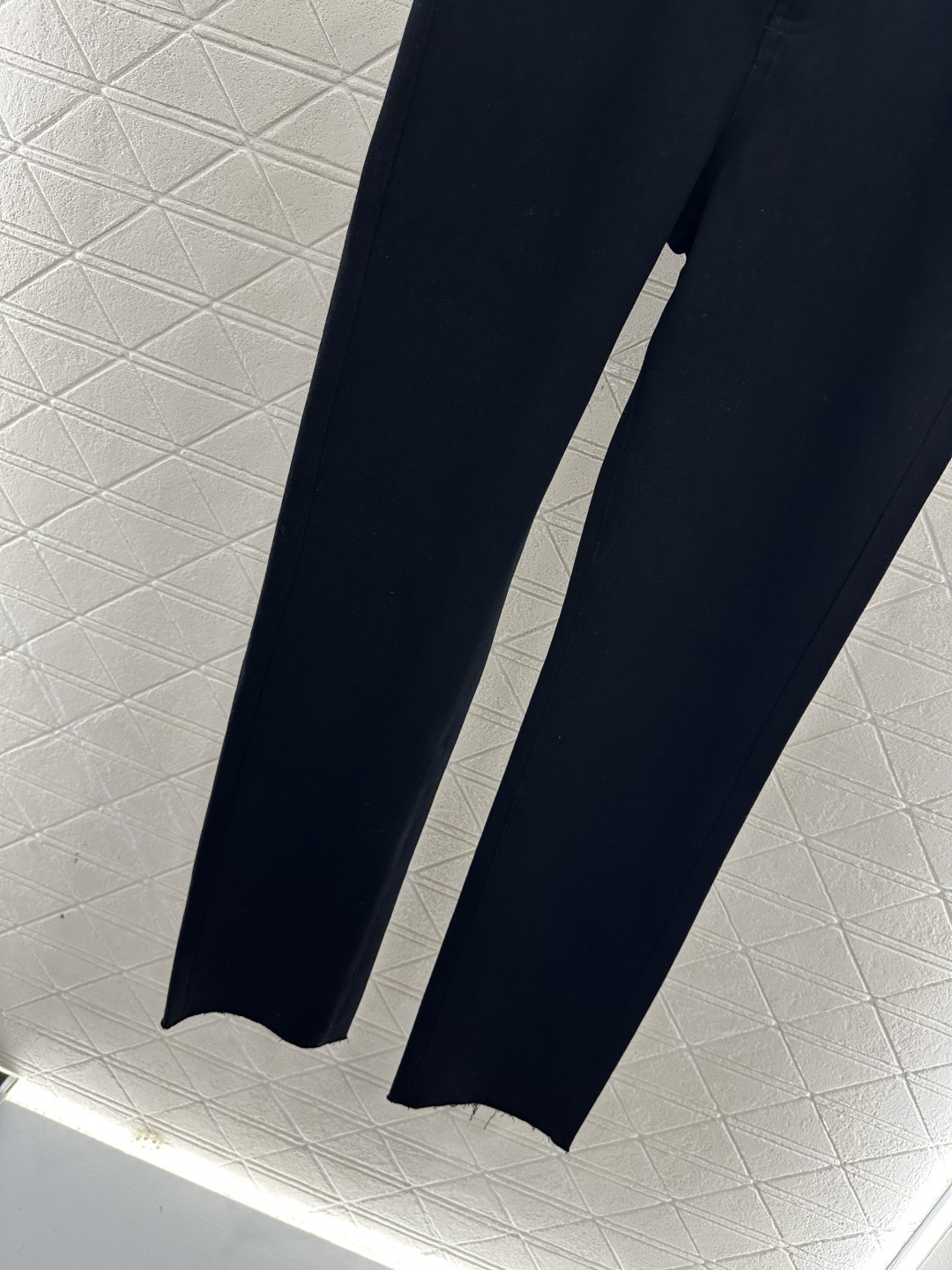 ♥The Row*♥2025新品上架 复古毛边铅笔牛仔裤定制YB斜纹棉牛仔材质，面料柔软舒适，弹力修身，