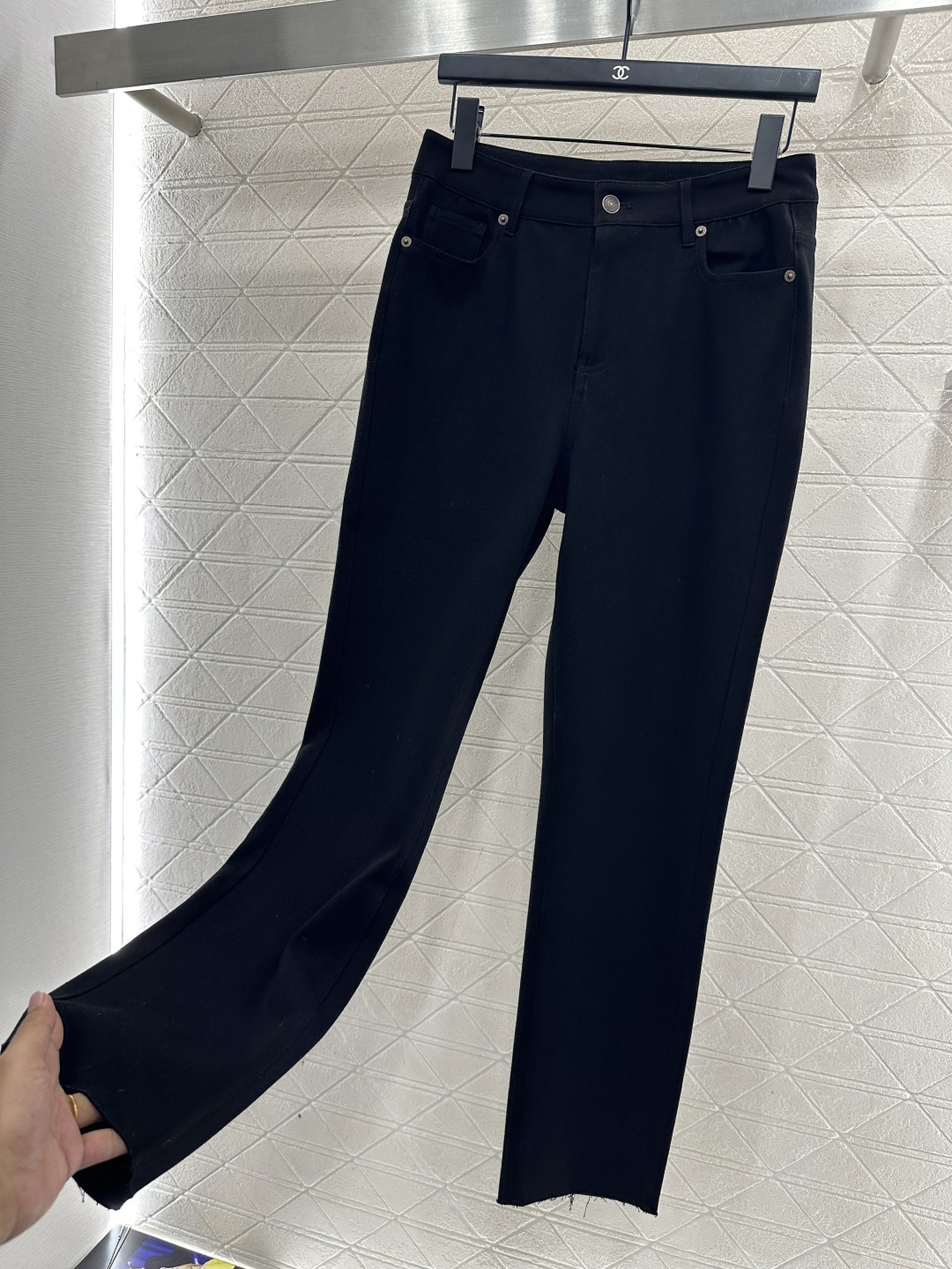 ♥The Row*♥2025新品上架 复古毛边铅笔牛仔裤定制YB斜纹棉牛仔材质，面料柔软舒适，弹力修身，