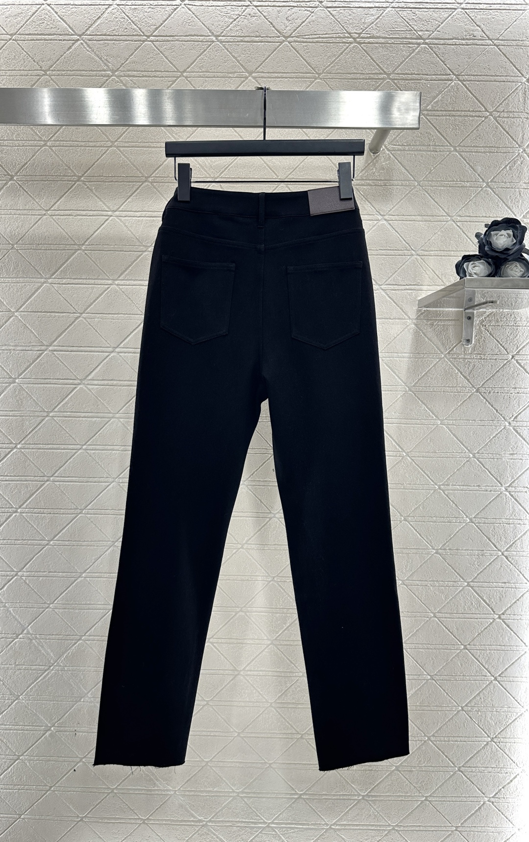 ♥The Row*♥2025新品上架 复古毛边铅笔牛仔裤定制YB斜纹棉牛仔材质，面料柔软舒适，弹力修身，