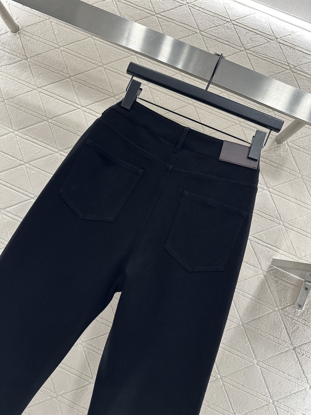 ♥The Row*♥2025新品上架 复古毛边铅笔牛仔裤定制YB斜纹棉牛仔材质，面料柔软舒适，弹力修身，