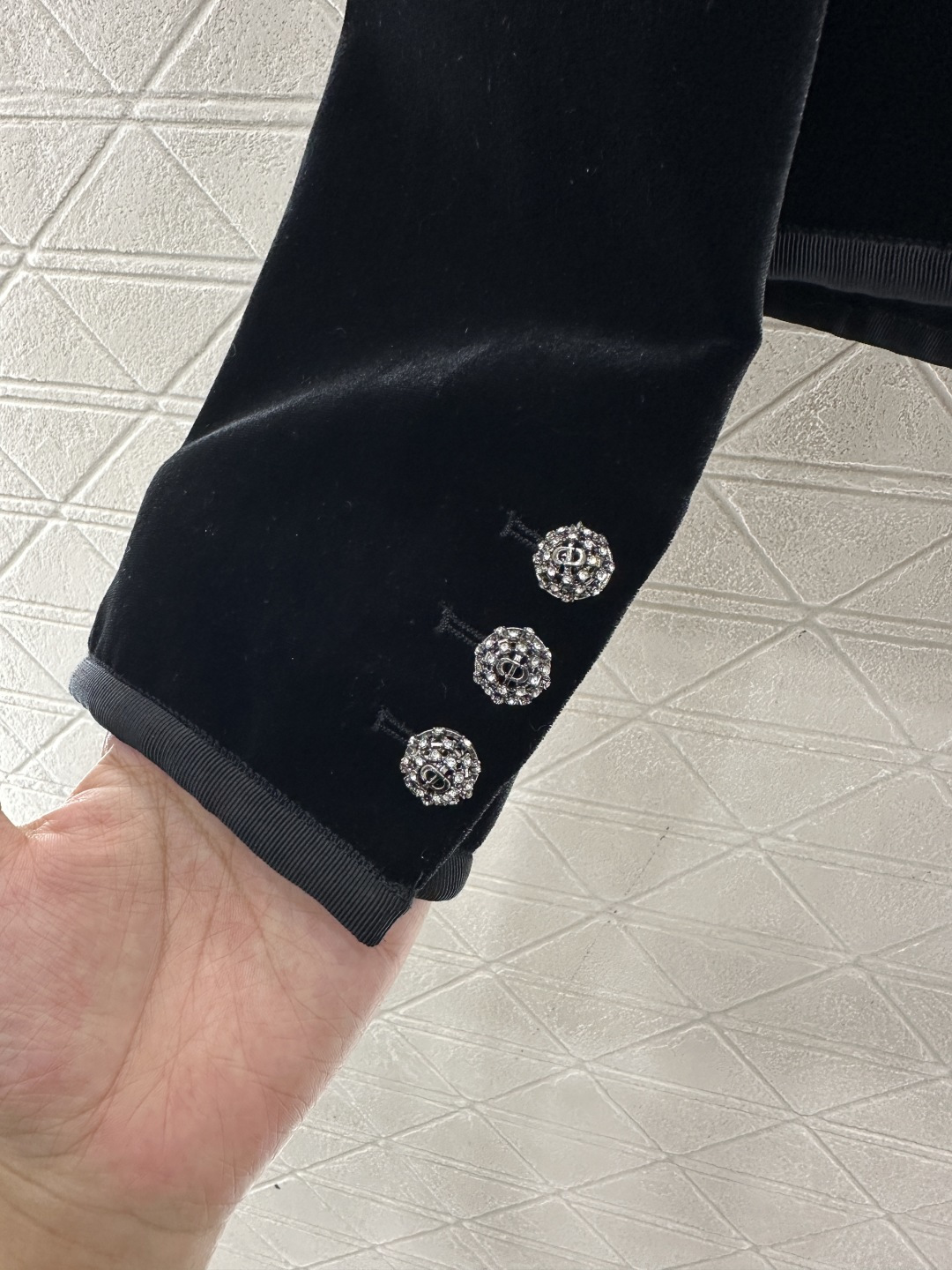 ♥Dio*♥2025新品上架 丝绒长袖单西外套定制YB进口丝绒材质，质感光泽，亲肤舒适，圆领单西外套裁剪