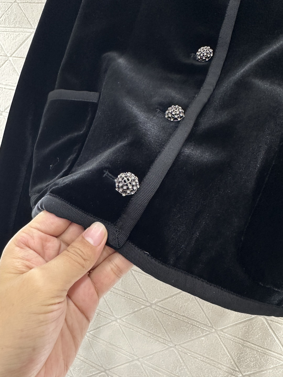 ♥Dio*♥2025新品上架 丝绒长袖单西外套定制YB进口丝绒材质，质感光泽，亲肤舒适，圆领单西外套裁剪